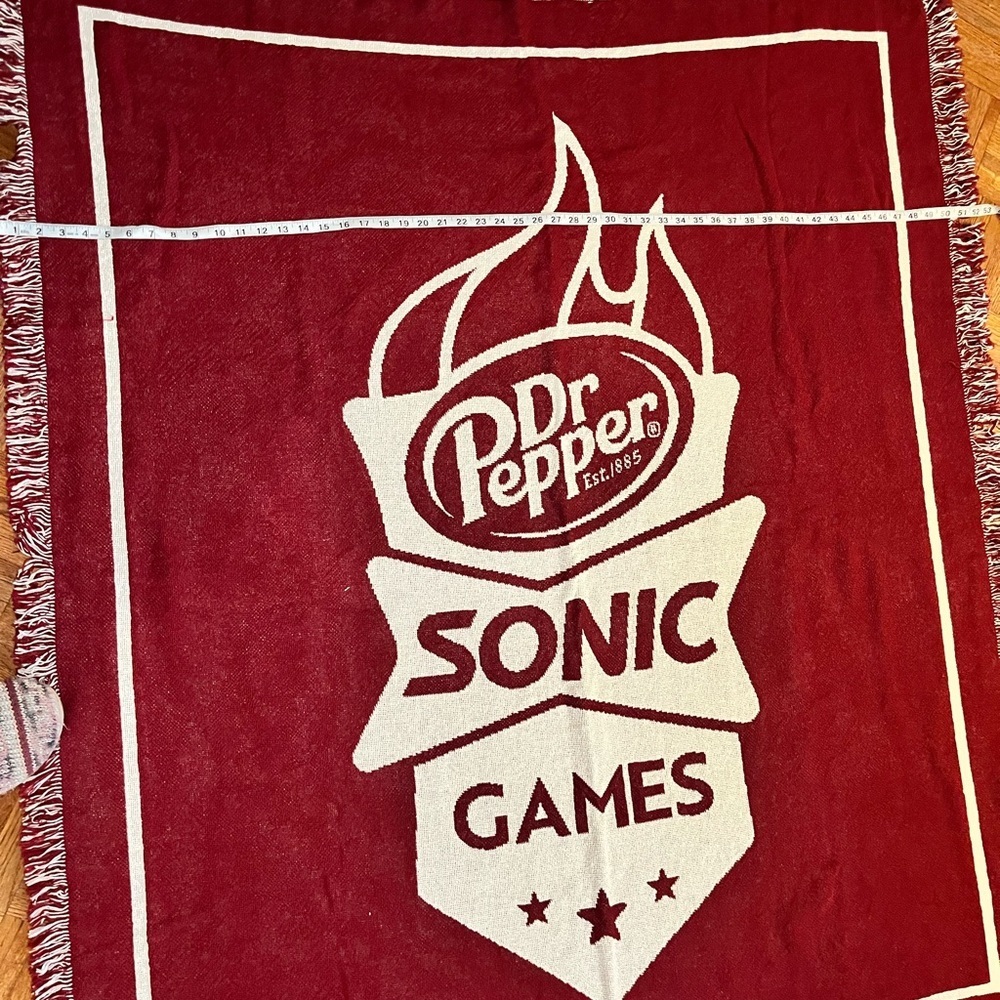 Dr. Pepper Sonic Games Promotional Woven Throw Blanket Sonic Drive In Merch - Picture 8 of 10